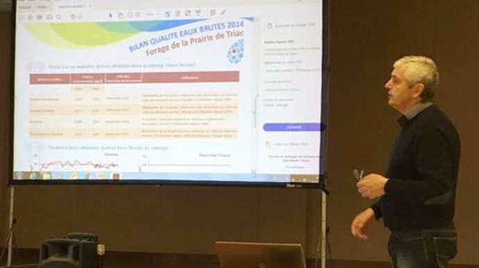  Roger Chabot, négociant en Charente, a repositionné le débat autour des phytos à sa juste place, devant près de 80 viticulteurs et personnes du grand public.   Roger Chabot, négociant en Charente, a repositionné le débat autour des phytos à sa juste place, devant près de 80 viticulteurs et personnes du grand public. 