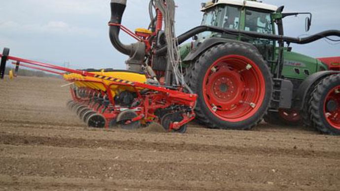 La Cac facture le service entre 72 et 42 €/ha, selon le degré d'engagement de l'exploitant (aucun ou en contrat de fidélité). © CAC La Cac facture le service entre 72 et 42 €/ha, selon le degré d'engagement de l'exploitant (aucun ou en contrat de fidélité). © CAC