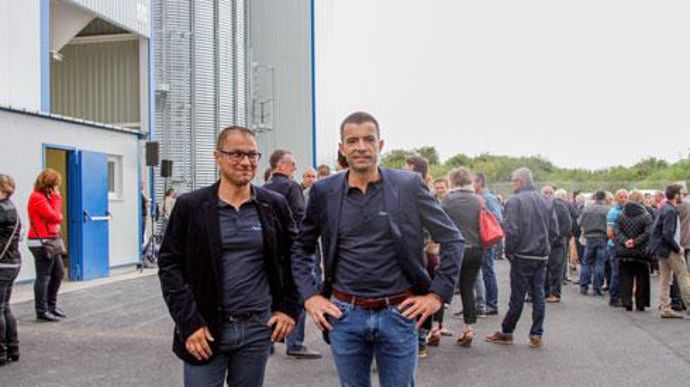 « Nous pourrions envisager désormais des contrats de meunerie mise en terre et pourquoi pas aborder certains marchés tels que les pois jaunes à l'exportation notamment, expliquait Florian Baloche (à droite), responsable d'Appro-Vert, aux côtés de Didier Launay, responsable collecte et associé du négoce. © A. DUFUMIER « Nous pourrions envisager désormais des contrats de meunerie mise en terre et pourquoi pas aborder certains marchés tels que les pois jaunes à l'exportation notamment, expliquait F