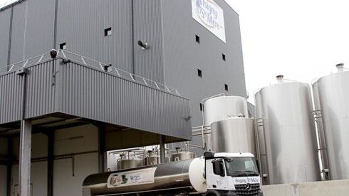 Les promesses de valorisation des productions de poudre de lait infantile dans les nouvelles tours de séchage sorties de terre en 2015, se sont concrétisées en 2017, ce qui incite la coopérative Isigny Sainte-Mère à continuer de se spécialiser dans cette voie. © A. DUFUMIER Les promesses de valorisation des productions de poudre de lait infantile dans les nouvelles tours de séchage sorties de terre en 2015, se sont concrétisées en 2017, ce qui incite la coopérative Isigny Sainte-Mère à continuer