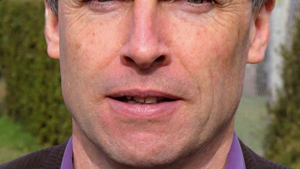 Olivier Allain Éleveur de vaches allaitantes à Corlay, dans les Côtes-d'Armor, il a 46 ans. Il est marié et père de cinq enfants. Président de la chambre d'agriculture de son département, il est aussi vice-président de la chambre régionale de Bretagne. À ce titre, il a en charge les dossiers économiques, notamment celui de la réforme de la Pac de 2013. À la veille d'échéances importantes pour l'élevage, il défend l'idée de plafonner les aides par actif pour constituer un fonds de mutualisation.