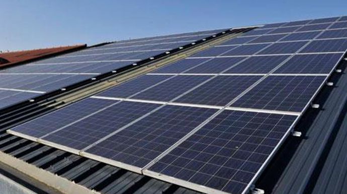 Oufield qui a pour objectif d'augmenter les revenus ou de diminuer les coûts d'exploitation de ses adhérents parie sur le photovoltaïque qui permet une valorisation économique mais également énergétique des bâtiments agricoles. © C. FAIMALI Oufield qui a pour objectif d'augmenter les revenus ou de diminuer les coûts d'exploitation de ses adhérents parie sur le photovoltaïque qui permet une valorisation économique mais également énergétique des bâtiments agricoles. © C. FAIMALI 