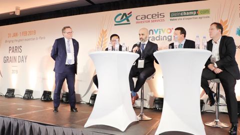 Michel Portier (à g.), DG d'Agritel, a accueilli le 1er février dernier, pour la 3e édition du Paris Grain Day, des pointures des marchés parmi lesquelles (de g. à dr.) le Chinois Renault Quach, DGA de la société privée Donlink International, le Russe Andrey Sizov, directeur de SovEcon, l'Américain Dan Cekander, président et analyste en chef de DC Analysis, et le Français Stéphane Bernhard, directeur d'InVivo Trading.R. FOURREAUX