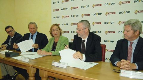 Signature de la naissance de DCOOP-Baco, la plus grande coopérative multi-sectorielle espagnole.