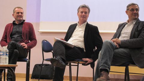 L'assemblée générale de l'OPLGO a révélé des tensions, mais aussi une volonté de travailler ensemble entre Jean-Michel Yvard, président (à gauche), Ronan Jacques, secrétaire général (à droite), et Serge Moly, directeur des approvisionnements de Lactalis. © P. LE CANN