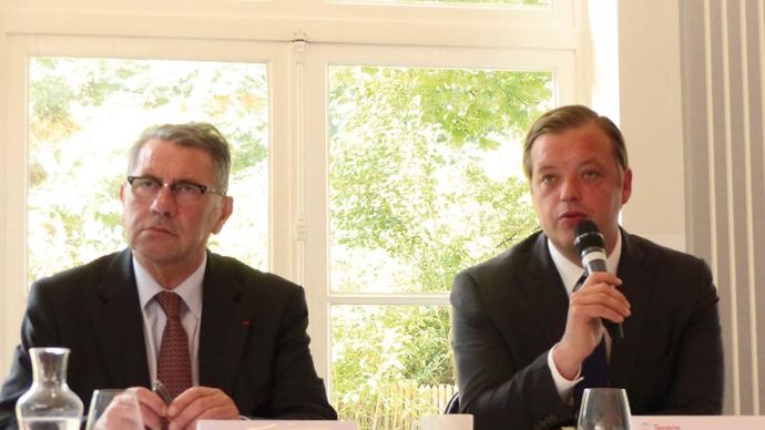 « Le point bas de la crise est désormais neuf mois derrière nous », assure Alexis Duval (à droite), président du directoire, aux côtés de Thierry Lecomte, président du conseil de surveillance de Tereos.R. FOURREAUX