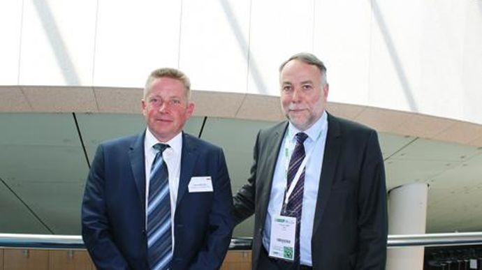 Patrick Mathieu, à gauche, administrateur de Préférence Formations, et François Gibon, directeur d'Asfona, ont présenté la nouvelle plateforme Tour2Plaine. © M. COISNE Patrick Mathieu, à gauche, administrateur de Préférence Formations, et François Gibon, directeur d'Asfona, ont présenté la nouvelle plateforme Tour2Plaine. © M. COISNE