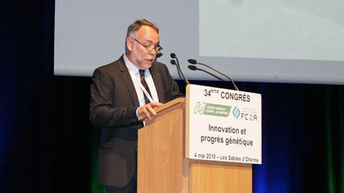 François Gibon, nouveau directeur du réseau depuis le départ de Jean-Guy Valette l'an passé, a souligné qu'« il y a une quinzaine de fiches actions CEPP dans les tuyaux. Cet incubateur est lancé depuis début 2018 ». © M. COISNE François Gibon, nouveau directeur du réseau depuis le départ de Jean-Guy Valette l'an passé, a souligné qu'« il y a une quinzaine de fiches actions CEPP dans les tuyaux. Cet incubateur est lancé depuis début 2018 ». © M. COISNE