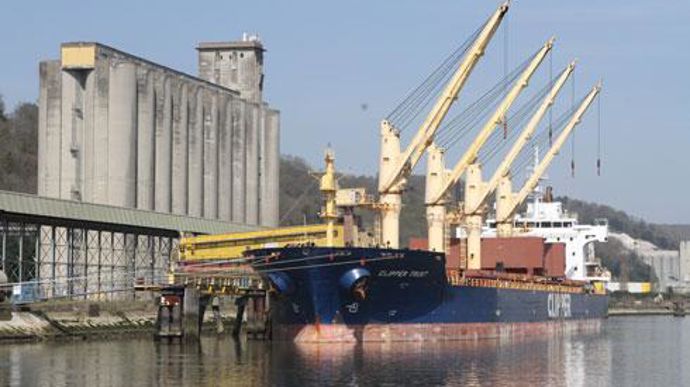 A travers sa filiale Lecureur SA et son silo du Val-de-la-Haye situé dans le périmètre du port de Rouen, la Scael, coopérative d'Eure-et-Loir, est l'un des premiers exportateurs français de céréales. © A. DUFUMIER 