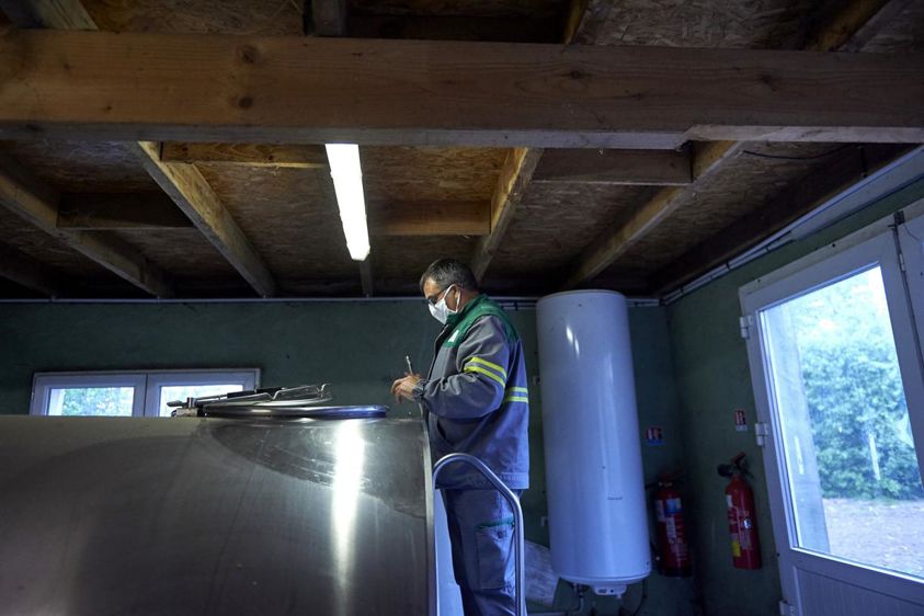 
						Idée. Les OP pourraient se lancer dans des achats groupés de tanks à lait pour réduire leur dépendance vis-à-vis des laiteries. 
							© THIERRY PASQUET