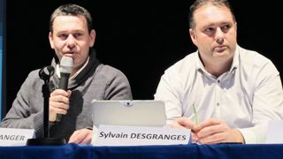 L'OP Cleps (Ille-et-Vilaine) demande aux 300 adhérents en dépassement en 2015 de produire moins d'avril à juin. « Sinon, l'OP définira des règles envers les dépasseurs », avertit Denis Berranger, le président (à gauche). À droite, Sylvain Desgranges, président de Sunlait, l'association des 12 OP Savencia. © C.H. L'OP Cleps (Ille-et-Vilaine) demande aux 300 adhérents en dépassement en 2015 de produire moins d'avril à juin. « Sinon, l'OP définira des règles envers les dépasseurs », avertit Denis Berranger, le président (à gauche). À droite, Sylvain Desgranges, président de Sunlait, l'association des 12 OP Savencia. © C.H.
