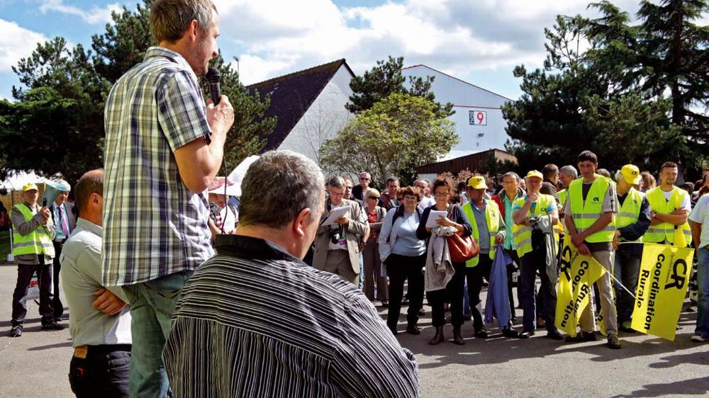 Devant 200 personnes, Paul de Montvalon, président de l'Office du lait, a dévoilé le contrat France Milk Board.© THIERRY PASQUET Devant 200 personnes, Paul de Montvalon, président de l'Office du lait, a dévoilé le contrat France Milk Board.© THIERRY PASQUET