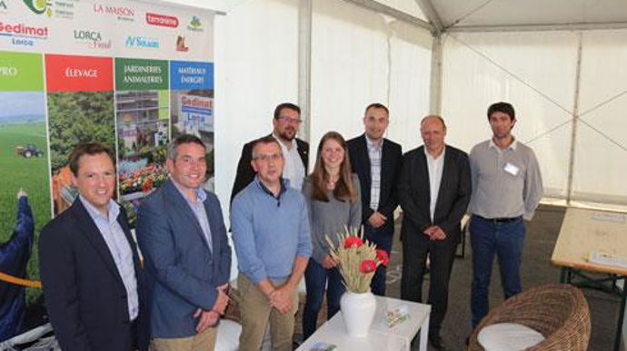A gauche, Alexandre Raguet, directeur de Lorca, et second à partir de la droite, Christian Sondag, président, en compagnie de représentants d'entreprises présentes à cette « journée filières ». © D. PÉRONNE A gauche, Alexandre Raguet, directeur de Lorca, et second à partir de la droite, Christian Sondag, président, en compagnie de représentants d'entreprises présentes à cette « journée filières ». © D. PÉRONNE