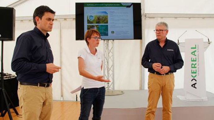 Paul-Yves L'Anthoën, directeur général, Caterine Deschamps, directrice innovation, et Jean-François Loiseau, président d'Axéréal. © R. FOURREAUX Paul-Yves L'Anthoën, directeur général, Caterine Deschamps, directrice innovation, et Jean-François Loiseau, président d'Axéréal. © R. FOURREAUX