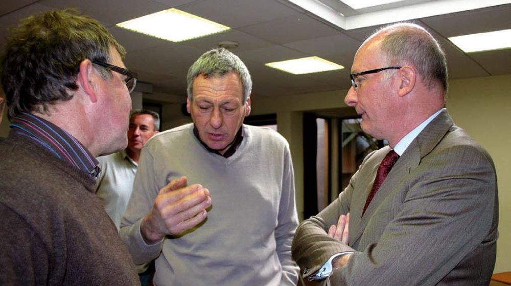 Depuis juillet, le torchon brûle entre les producteurs de lait de l'ex-Toury, et ses repreneurs le Glac et Jean-Luc Dischamp (à droite).