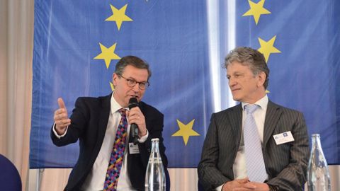 Ruud Tijssens (à gauche), président de la Fefac et Marco Bruni, président de la Fefana.Y. BOLOH Ruud Tijssens (à gauche), président de la Fefac et Marco Bruni, président de la Fefana.Y. BOLOH