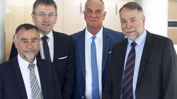 De gauche à droite, les trois coprésidents, Jean-Claude Lamy, François Renaud, qui a succédé à Jean-Michel Bodin, et Gérard Piveteau, aux côtés de François Gibon, directeur du Naca.