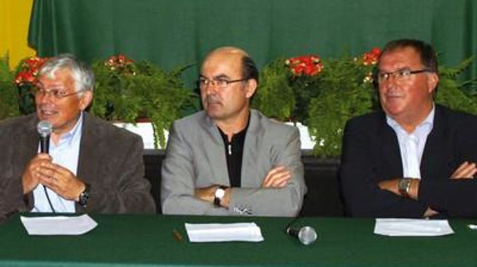 Les présidents des trois groupes coopératifs qui ont constitué la chaire AEI : Denis Manac'h (Triskalia), Arnaud Degoulet (Agrial) et Hubert Garaud (Terrena).