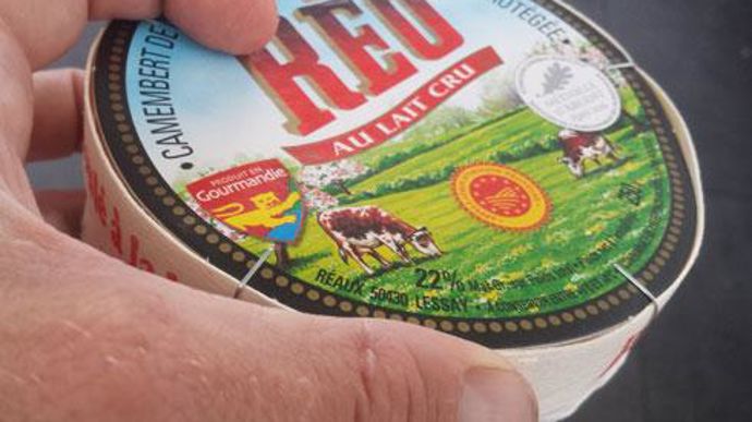 La laiterie Réaux est spécialisée dans la production de camembert au lait cru d'appellation d'origine protégée de marque Réo. La laiterie Réaux est spécialisée dans la production de camembert au lait cru d'appellation d'origine protégée de marque Réo.