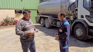 Accusées de vouloir intégrer les producteurs après la sortie de leur « clausier », les coopératives ont retiré de leur projet tout ce qui est relatif à l'agrofourniture. « C'était une erreur. Nous concentrons notre réflexion sur le couple volume-prix pour obtenir l'équilibre le plus fin possible entre les livraisons des producteurs et les débouchés du transformateur. »© STÉPHANE LEITEN BERGER Accusées de vouloir intégrer les producteurs après la sortie de leur « clausier », les coopératives ont retiré de leur projet tout ce qui est relatif à l'agrofourniture. « C'était une erreur. Nous concentrons notre réflexion sur le couple volume-prix pour obtenir l'équilibre le plus fin possible entre les livraisons des producteurs et les débouchés du transformateur. »© STÉPHANE LEITEN BERGER