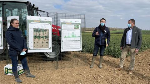 Alizée Loiseau (Agrosolutions), Philippe Pluquet (Noriap) et Samuel Dubois (RAGT), sur la plateforme d’essai à Quevauvillers, dans la Somme.
