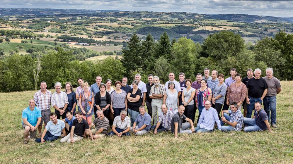 Un groupe. Le succès de Cant’Avey’Lot tient à la cohésion du groupe. C’est aussi une expérience très enrichissante de commercialiser son produit. Un groupe. Le succès de Cant’Avey’Lot tient à la cohésion du groupe. C’est aussi une expérience très enrichissante de commercialiser son produit.