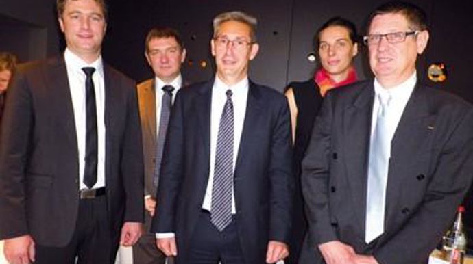 L'équipe Certis : Thomas Salmon, directeur commercial, Jacques Haverlant, directeur marketing, Jacques Esquerré, DG, Agnès Gauliard, responsable activité marketing et Pierre-Yves Busschaert, responsable offres clients.H. LAURANDEL