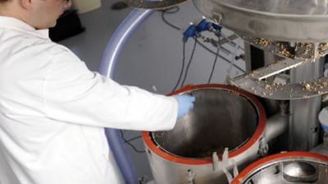 Cette technologie permet de produire des complexes enzymatiques ou nutritionnels très riches. Cette technologie permet de produire des complexes enzymatiques ou nutritionnels très riches.