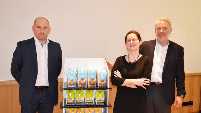 Jean-François Naudi, président d’Arterris (à g.), Leïla Veillon, directrice marketing, et Jacques Logie, DG, ont présenté fin janvier la nouvelle marque de producteurs du groupe, De vous à nous.