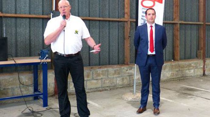 Jean-François Gaffet, président de Noriap aux côtés de Stéphane Deleens, directeur des ventes Massey Ferguson : « La digitalisation et les outils d'aide à la décision vont prendre de plus en plus d'importance en agriculture. » Jean-François Gaffet, président de Noriap aux côtés de Stéphane Deleens, directeur des ventes Massey Ferguson : « La digitalisation et les outils d'aide à la décision vont prendre de plus en plus d'importance en agriculture. »