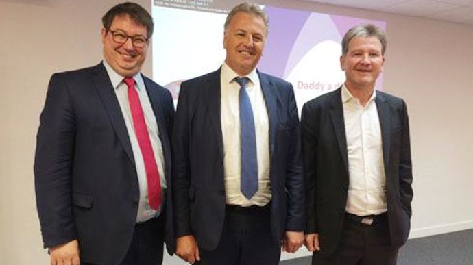 De gauche à droite, Xavier Astolfi, DG adjoint, Olivier de Bohan, président, et Alain Commissaire, DG du groupe coopératif sucrier Cristal Union. © H. LAURANDEL De gauche à droite, Xavier Astolfi, DG adjoint, Olivier de Bohan, président, et Alain Commissaire, DG du groupe coopératif sucrier Cristal Union. © H. LAURANDEL