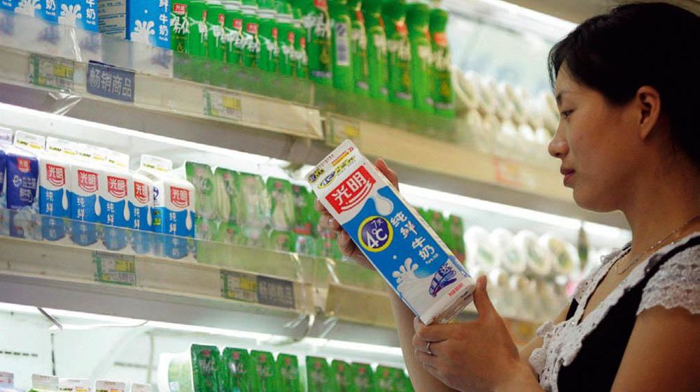 Depuis la crise de la mélamine de 2008, 77 % des Chinois se disent prêts à acheter des produits laitiers importés.© FEATURECHINA/ROPI-REA