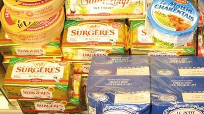 Bongrain devrait reprendre la commercialisation des marques de Terra Lacta, ainsi que celle du lait UHT de Poitou-Charentes et Vendée.M. GUILLEMAUD