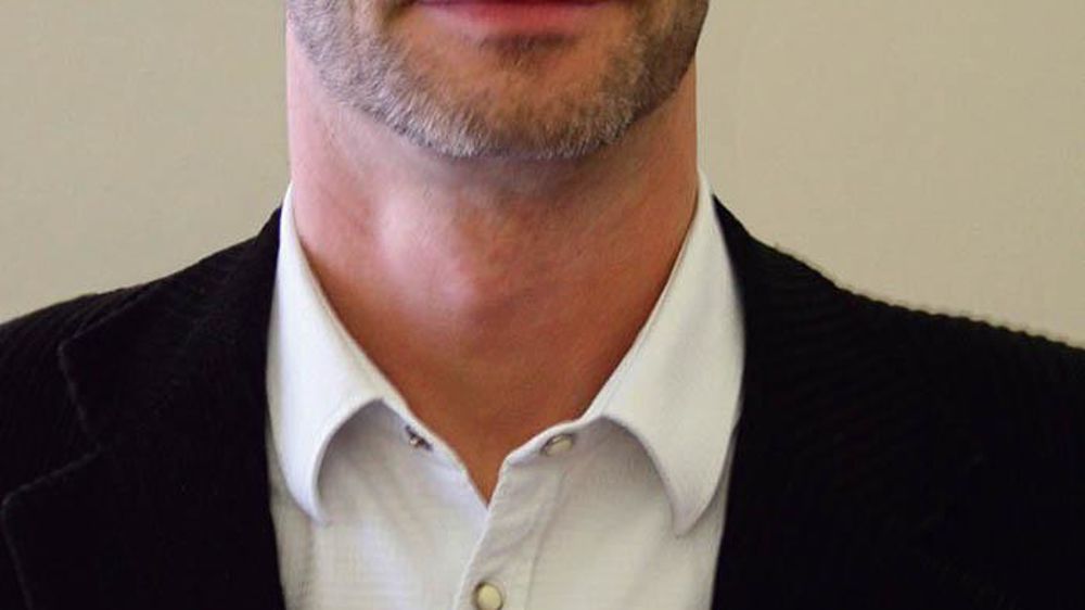 Thierry Geslain, directeur des affaires scientifiques et techniques au Centre national interprofessionnel de l'économie laitière (Cniel). Ce service réalise une veille scientifique, et coordonne des programmes de recherche et des études destinés aux professionnels laitiers dans le domaine de l'environnement, de la sécurité sanitaire, des techniques d'élevage, de la technologie laitière et de la nutrition.