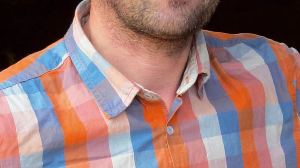 Sébastien Amand président de l'association Unell. Il est en Gaec dans la Manche avec deux associés et un salarié sur 155 ha, 720 000 l de quota, un atelier allaitant et cunicole. Membre du bureau de la FDSEA 50, dès 2010, il prend son bâton de pèlerin pour créer l'Association des producteurs Lactalis du bocage normand (135 éleveurs). Elle vient d'adhérer à l'OP Normandie Centre, dont le dossier d'agrément va être déposé en décembre. Sébastien Amand est membre de la délégation nationale qui a nég