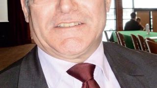 Michel Dantin, 52 ans, est député européen depuis 2009. Élu sous l'étiquette UMP et adhérent du groupe PPE (centre et centre droite), il est au Parlement l'un des quatre rapporteurs de la réforme de la Pac, en charge du volet de l'OCM, (intervention publique, stockages privés, restitutions, organisation de producteurs). Formé au lycée agricole de Ressins dans la Loire, l'ancien directeur de la FDSEA de Savoie a gravi les échelons dans le sillage de Michel Barnier et Hervé Gaymard. Il est aussi c Michel Dantin, 52 ans, est député européen depuis 2009. Élu sous l'étiquette UMP et adhérent du groupe PPE (centre et centre droite), il est au Parlement l'un des quatre rapporteurs de la réforme de la Pac, en charge du volet de l'OCM, (intervention publique, stockages privés, restitutions, organisation de producteurs). Formé au lycée agricole de Ressins dans la Loire, l'ancien directeur de la FDSEA de Savoie a gravi les échelons dans le sillage de Michel Barnier et Hervé Gaymard. Il est aussi c