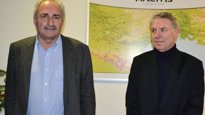 Lors de la dernière AG, Jean-François Renoux (à gauche), président d'Arterris et Jacques Logié, DG, ont annoncé un CA consolidé de 704 M€ (- 73,5 M€) et un résultat net de 636 000 € (- 12 000 €).F. JACQUEMOUD