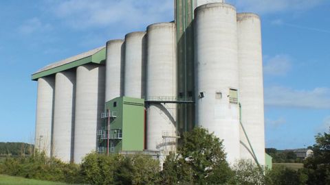 Les deux coopératives annonceront le lieu du siège social début 2015. Ci-dessus, le site de Charentes Alliance à Sireuil (Charente). Les deux coopératives annonceront le lieu du siège social début 2015. Ci-dessus, le site de Charentes Alliance à Sireuil (Charente).