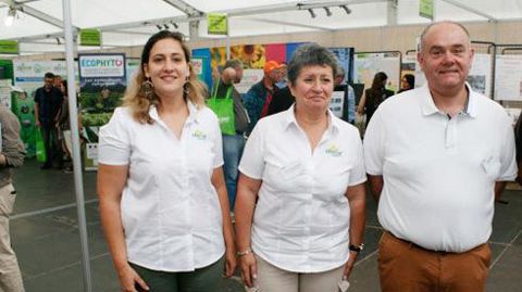 Françoise-Emmanuelle Boussinesq, directrice opérationnelle d'Unéal, entourée de Régis Begaud, et Adeline Coustenoble, les deux responsables de la cellule Fertil'ID. © B. CAILLIEZ Françoise-Emmanuelle Boussinesq, directrice opérationnelle d'Unéal, entourée de Régis Begaud, et Adeline Coustenoble, les deux responsables de la cellule Fertil'ID. © B. CAILLIEZ