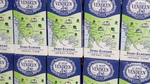 Avec 320 Ml, l'activité du lait UHT représente un tiers de la collecte. 220 Ml sont fabriqués en Auvergne, le reste en Poitou-Charentes, avec les marques-phares Lescure et Le Petit Vendéen.© CHRISTIAN WATIER
