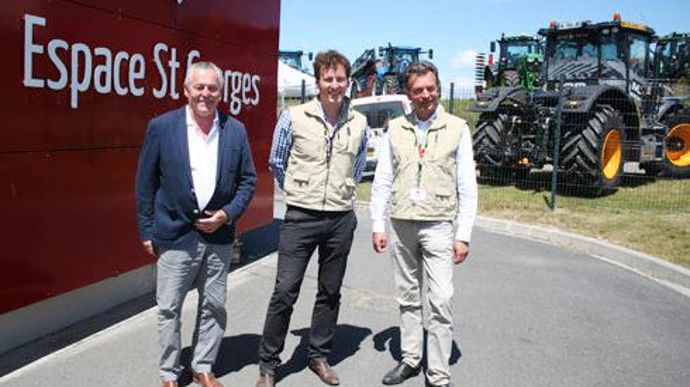 Frédéric Carré, président du Groupe Carré, Maximilien Carré, directeur général délégué et Philippe­ Leclercq, responsable Recherche & Développement. © B. CAILLIEZ Frédéric Carré, président du Groupe Carré, Maximilien Carré, directeur général délégué et Philippe­ Leclercq, responsable Recherche & Développement. © B. CAILLIEZ