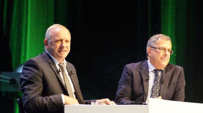 Lors de l'assemblée générale du 22 juin, Georges Galardon (à gauche), président, et Dominique Ciccone, directeur général de Triskalia.  Lors de l'assemblée générale du 22 juin, Georges Galardon (à gauche), président, et Dominique Ciccone, directeur général de Triskalia. 