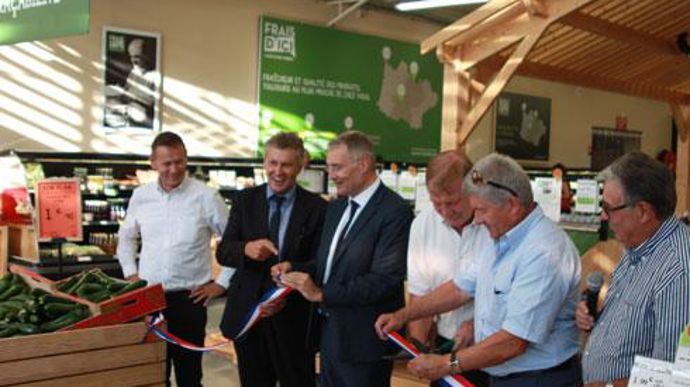 Thierry Blandinières, directeur général d'InVivo, Jean-Pierre Dassieu, directeur général de Gamm vert, Christophe Terrain, président de Vivadour et Gérard Pargade, président de Gascovert, étaient présents à l'inauguration, le 5 septembre à Auch. © VIVADOUR Thierry Blandinières, directeur général d'InVivo, Jean-Pierre Dassieu, directeur général de Gamm vert, Christophe Terrain, président de Vivadour et Gérard Pargade, président de Gascovert, étaient présents à l'inauguration, le 5 septembre à Auc
