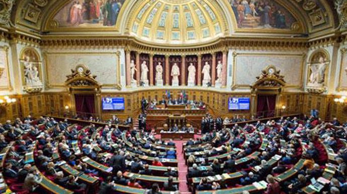 Stéphane Travert a tenté de faire revenir le Sénat à la version des députés, sans succès. L'étude du texte prenant du retard, la fin du feuilleton ne sera peut-être que pour septembre. © SENAT.FR Stéphane Travert a tenté de faire revenir le Sénat à la version des députés, sans succès. L'étude du texte prenant du retard, la fin du feuilleton ne sera peut-être que pour septembre. © SENAT.FR