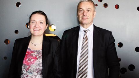 Anne-Sophie Le Gal, chef de produit fongicides céréales chez Syngenta France et Philippe Bandiera, directeur gamme protection des plantes.A.-M. LAVILLE