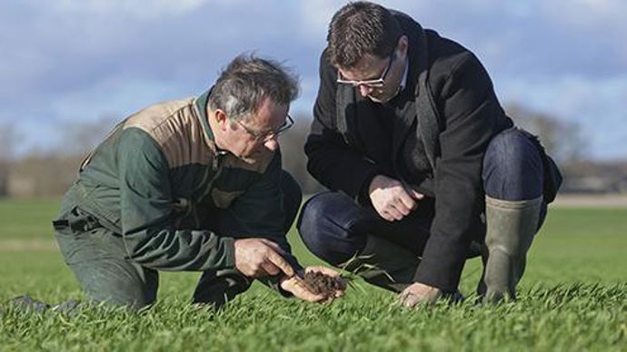 A l'issue de la première réunion du groupe de travail intitulé « Conseil, accompagnement des agriculteurs et diffusion des solutions alternatives », chacun est resté sur sa faim. © C. WATIER A l'issue de la première réunion du groupe de travail intitulé « Conseil, accompagnement des agriculteurs et diffusion des solutions alternatives », chacun est resté sur sa faim. © C. WATIER