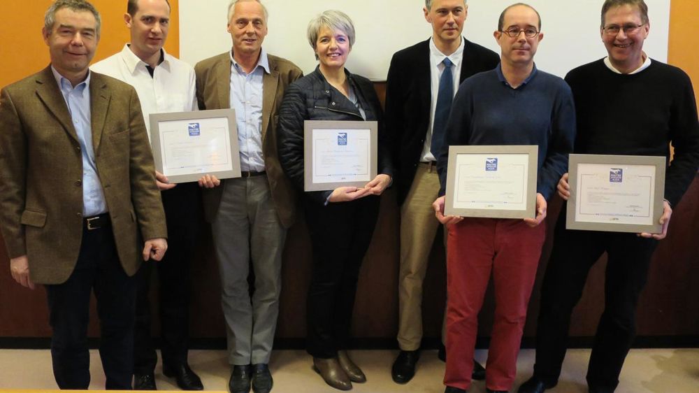 Remise de la charte aux quatre premières entreprises signataires, le 14 janvier dernier à Paris. Remise de la charte aux quatre premières entreprises signataires, le 14 janvier dernier à Paris.