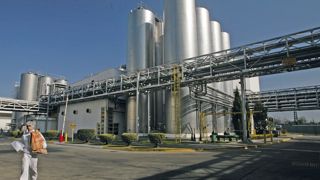 À l'instar d'autres entreprises argentines qui investissent, La Serenísima a déboursé l'an dernier environ 18 M€ pour racheter une usine et sa division lait pour enfants. Elle compte Danone parmi ses actionnaires depuis 1996.© DIEGO GIUDICE/ARCHIVOLATINO-REA À l'instar d'autres entreprises argentines qui investissent, La Serenísima a déboursé l'an dernier environ 18 M€ pour racheter une usine et sa division lait pour enfants. Elle compte Danone parmi ses actionnaires depuis 1996.© DIEGO GIUDICE/ARCHIVOLATINO-REA