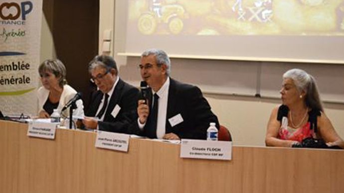 Catherine Bacquié, codirectrice de Coop de France Midi-Pyrénées, Gérard Pargade, président délégué, Jean-Pierre Arcoutel, président et Claude Floch, codirectrice, ont présenté le bilan de la fédération de coops, le 14 octobre à Toulouse. © F. JACQUEMOUD Catherine Bacquié, codirectrice de Coop de France Midi-Pyrénées, Gérard Pargade, président délégué, Jean-Pierre Arcoutel, président et Claude Floch, codirectrice, ont présenté le bilan de la fédération de coops, le 14 octobre à Toulouse. © F. JAC