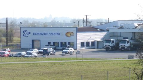 La SARL Valment, filiale de Lacopab, a longtemps constitué pour la filière Rhône-alpine, une structure flexible qui achetait le lait excédentaire.